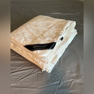 Pure Silk Duvet Comforter Bedspread QEEEN - requires duvet cover